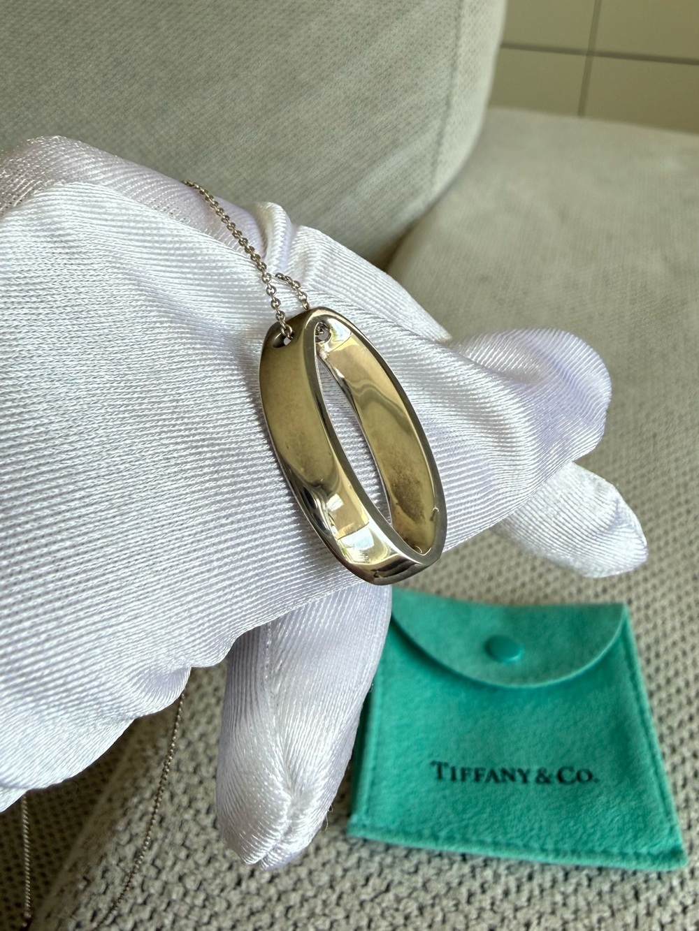 Authentic Tiffany & Co 925 Sterling Silver Oval pendant necklace - Picture 6 of 8